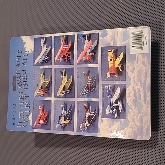 Boley 1:72 Fokker Dr 1 Die-cast Airplane - Picture 6 of 8